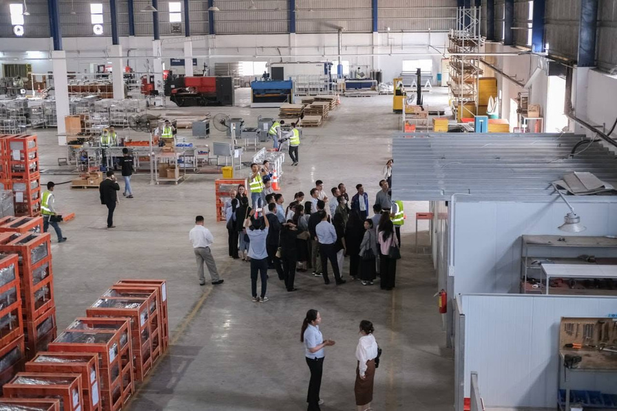 LUUS & YEAKSA Factory Tour & Business Networking — event photo 11