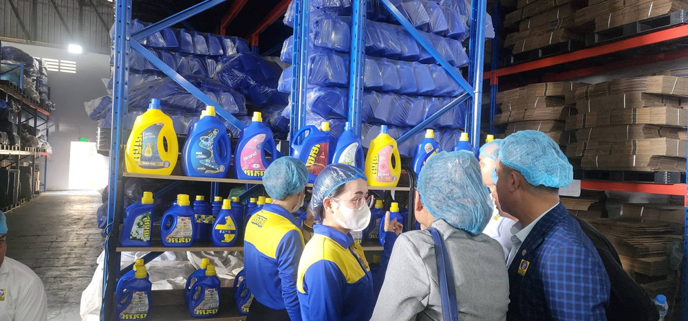 LUUS & YEAKSA Factory Tour & Business Networking — event photo 15