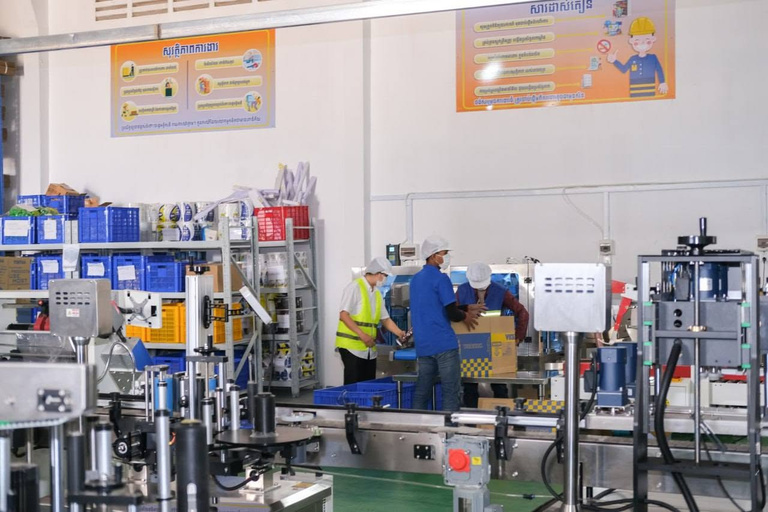 LUUS & YEAKSA Factory Tour & Business Networking — event photo 16