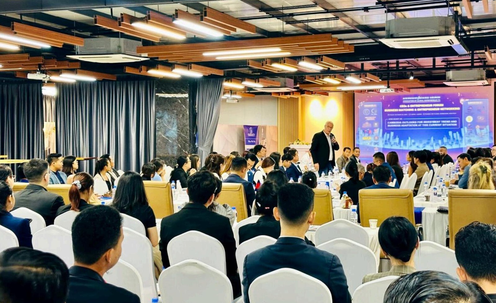 Business dialogue forum